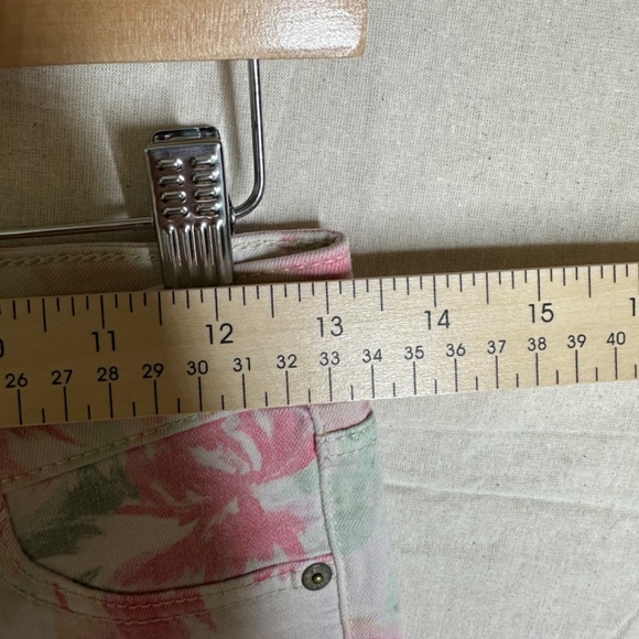 Abercrombie & Fitch Pink Floral Print Denim Jeans Size 0 - Picture 7 of 8